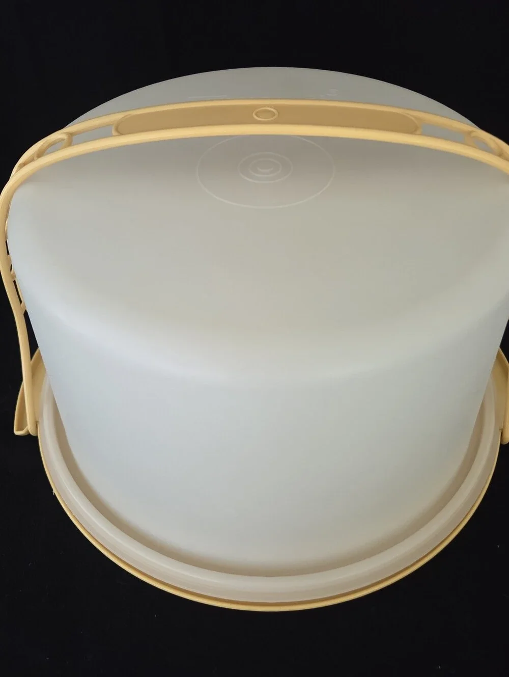 VTG Tupperware Harvest Gold Round Cake Carrier 9